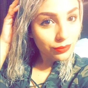 Meet your Posher, Abigail